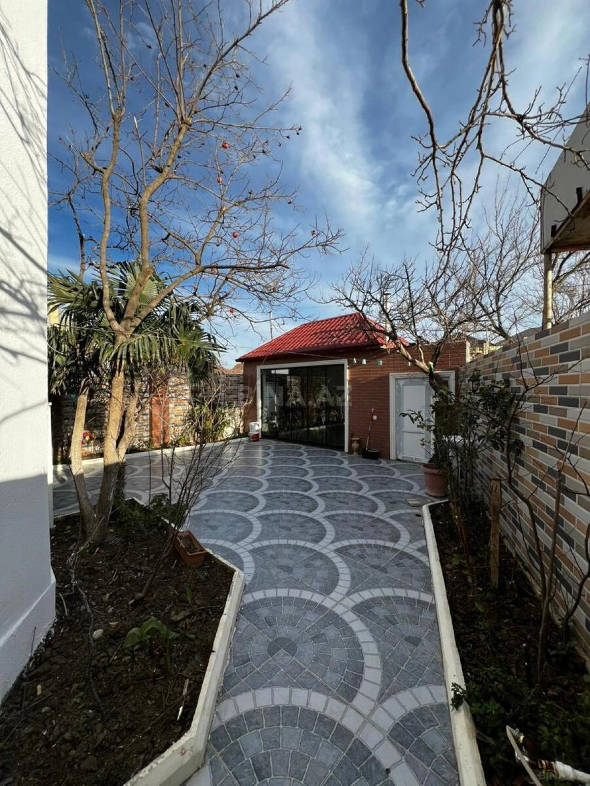 Satılır 6 otaqlı həyət evi 200 m²