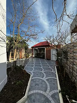 Satılır 6 otaqlı həyət evi 200 m²