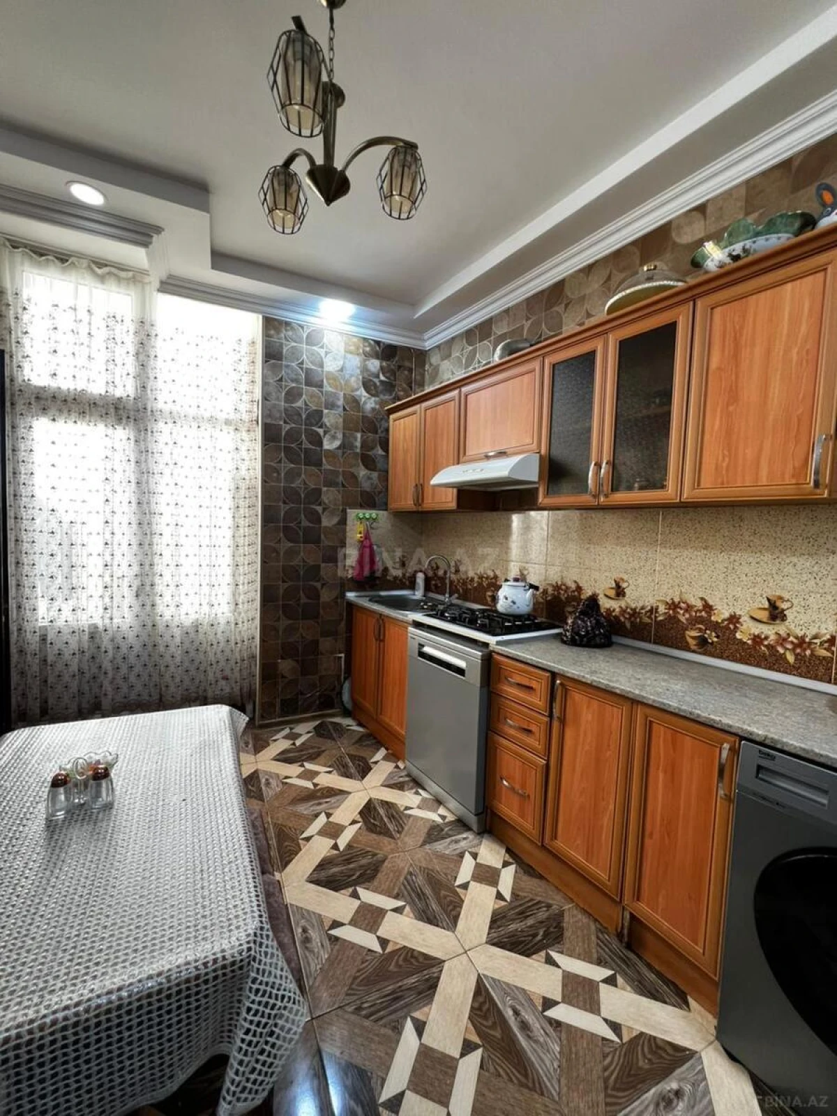 Satılır 6 otaqlı həyət evi 200 m²