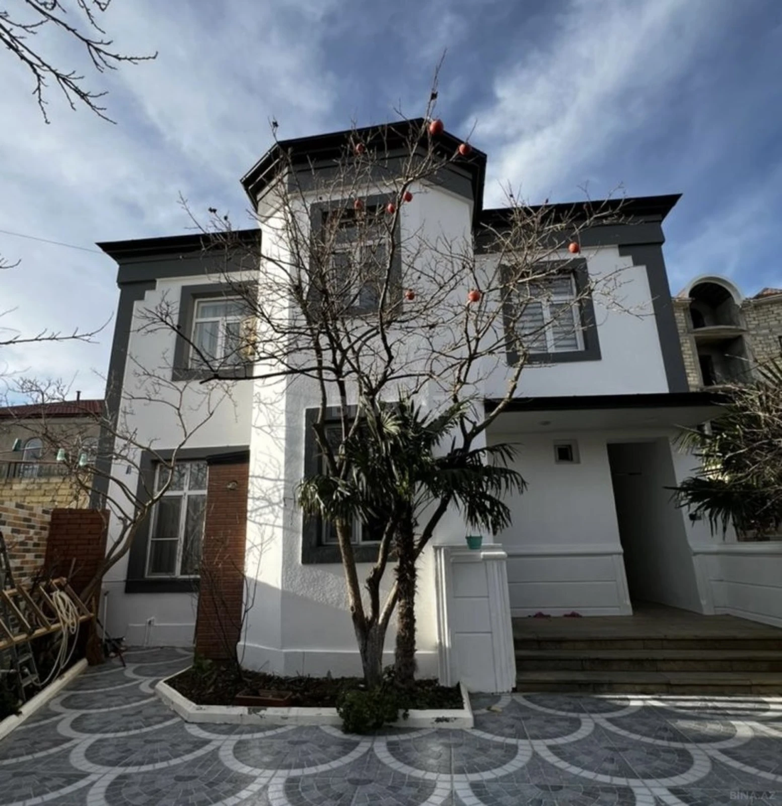 Satılır 6 otaqlı həyət evi 200 m²