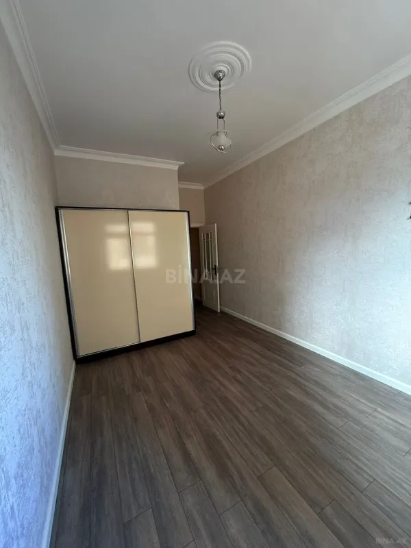 Satılır 3 otaqlı mənzil 120 m²