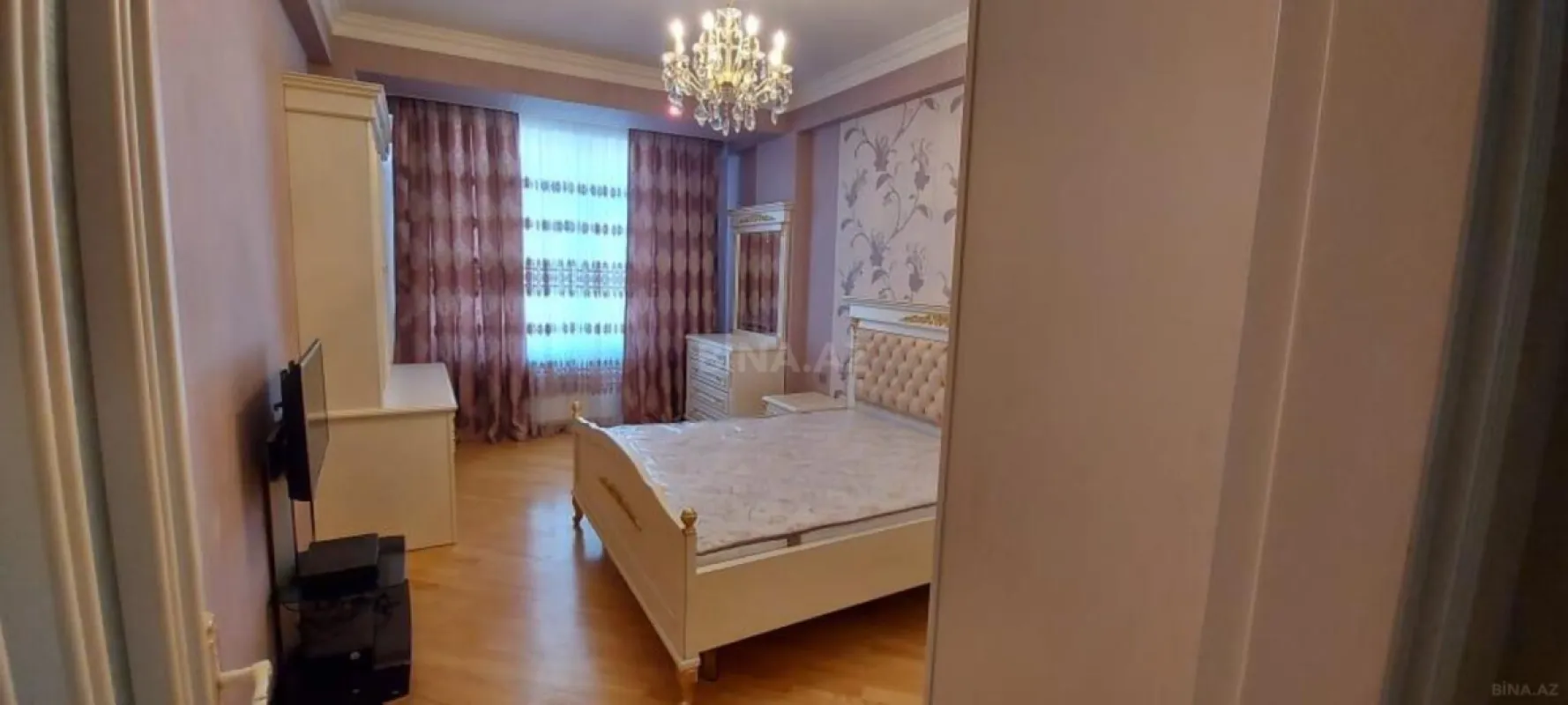 Kirayə verilir 3 otaqlı mənzil 140 m²