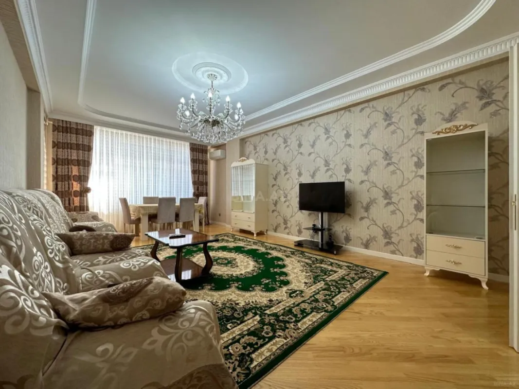 Kirayə verilir 3 otaqlı mənzil 140 m²