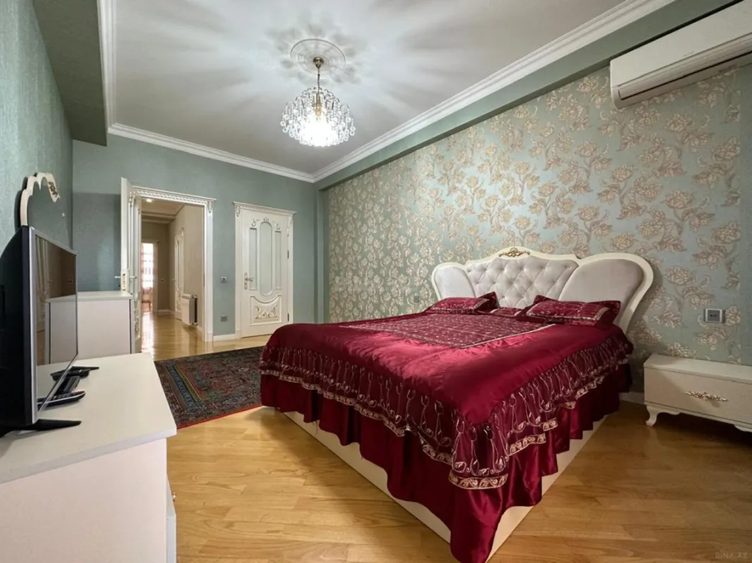 Kirayə verilir 3 otaqlı mənzil 140 m²