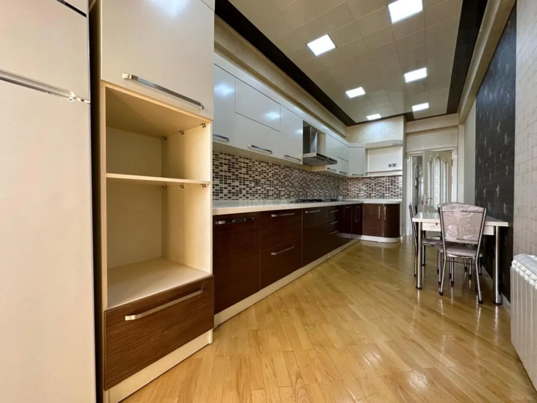 Kirayə verilir 3 otaqlı mənzil 140 m²