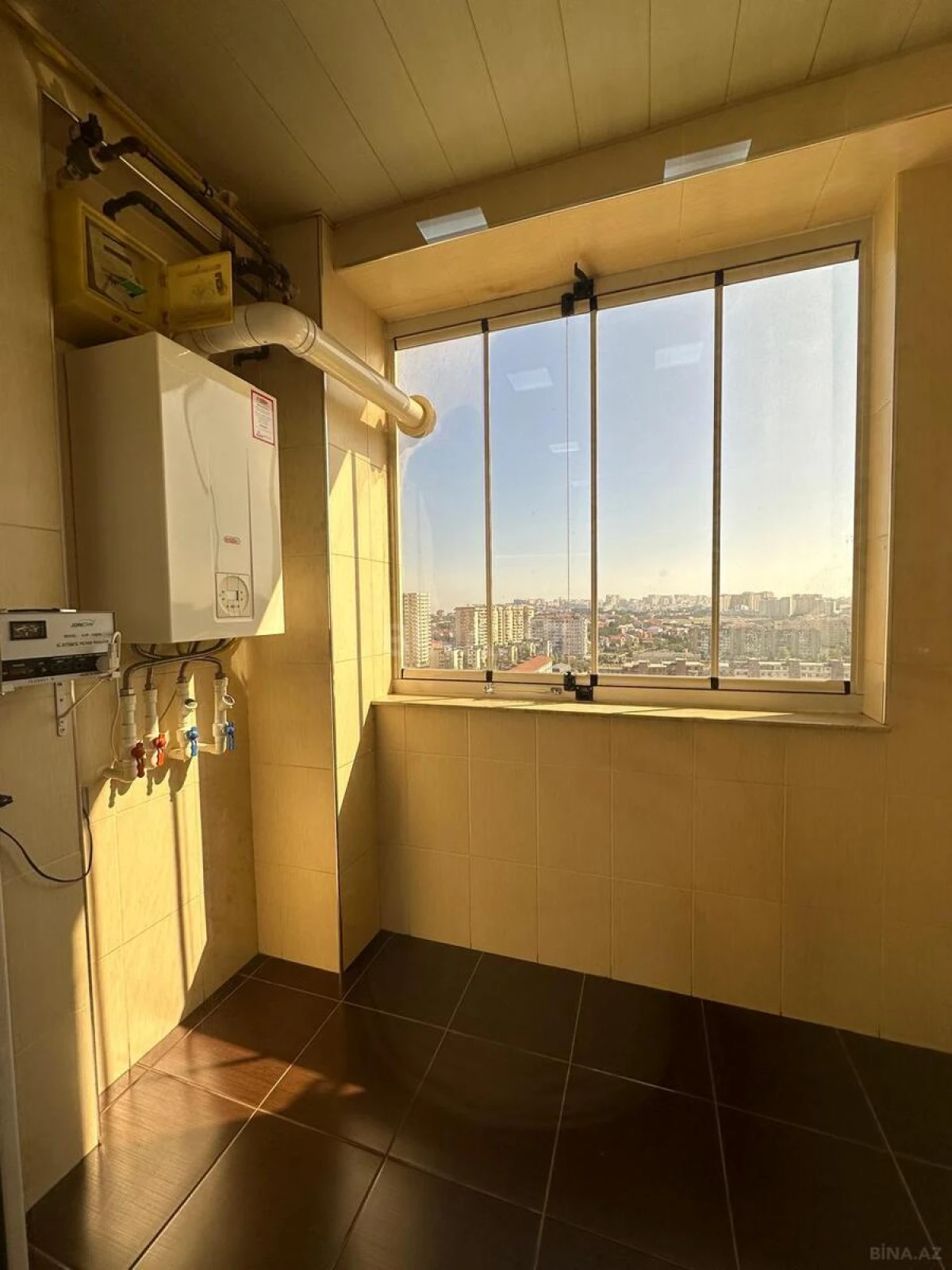 Kirayə verilir 3 otaqlı mənzil 140 m²