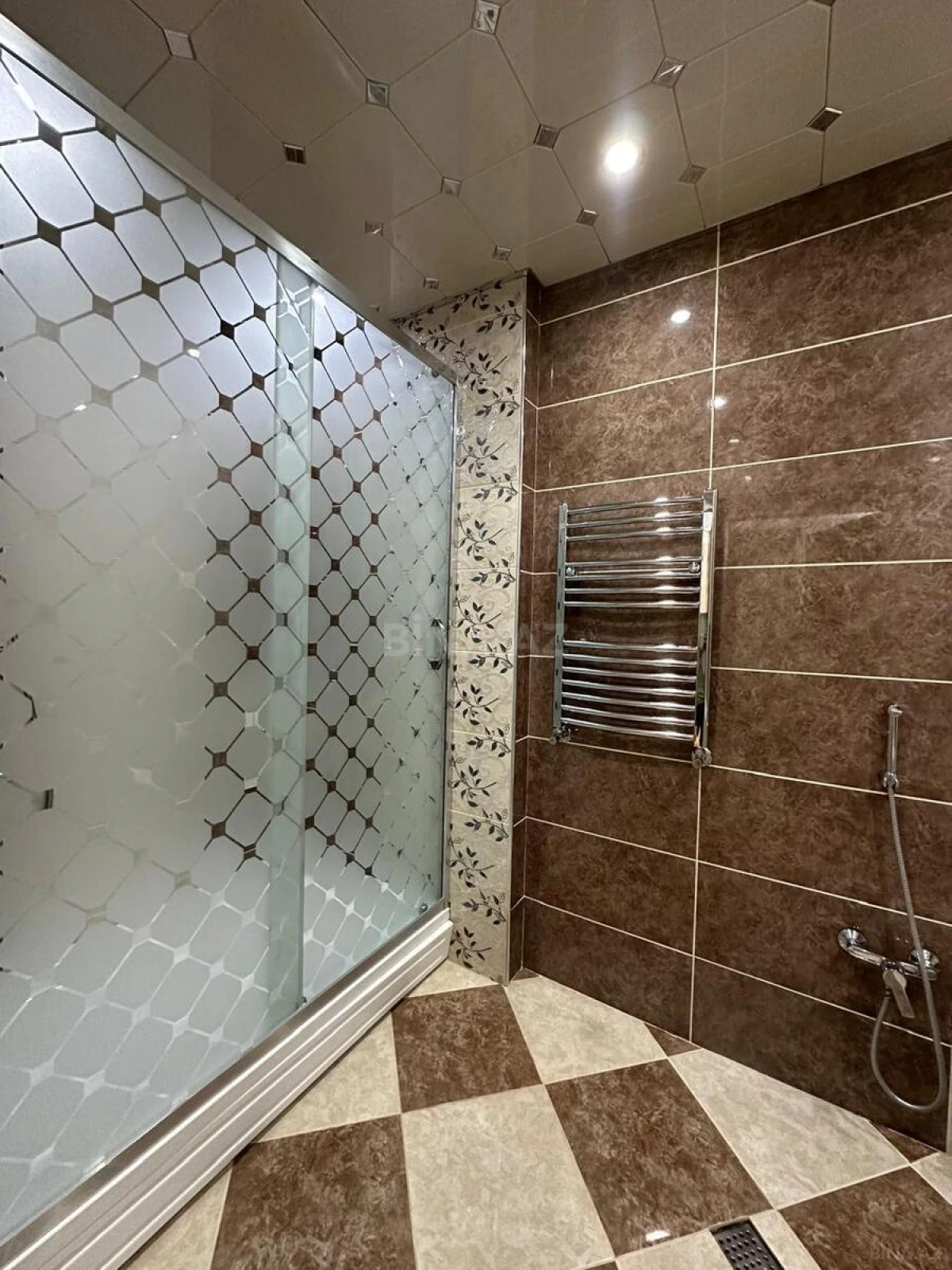 Kirayə verilir 3 otaqlı mənzil 140 m²