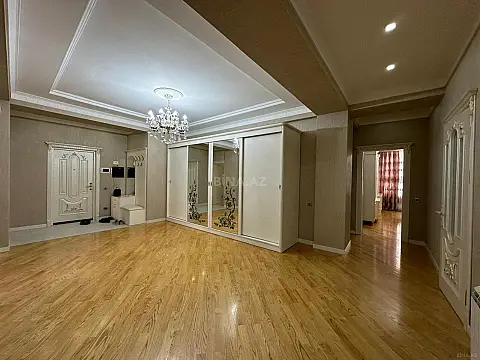 Kirayə verilir 3 otaqlı mənzil 140 m²