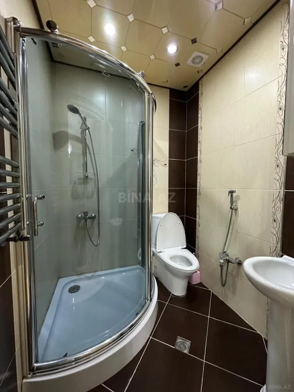 Kirayə verilir 3 otaqlı mənzil 140 m²