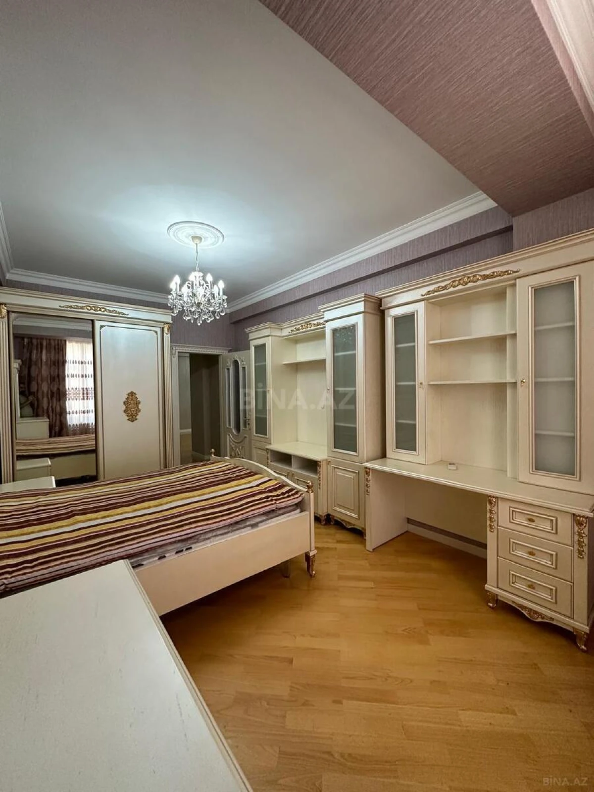 Kirayə verilir 3 otaqlı mənzil 140 m²