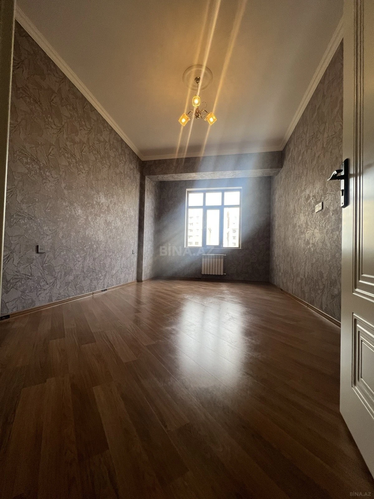 Kirayə verilir 2 otaqlı mənzil 80 m²