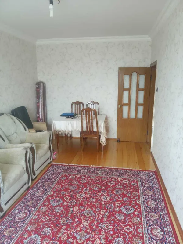 Satılır 4 otaqlı mənzil 90 m²