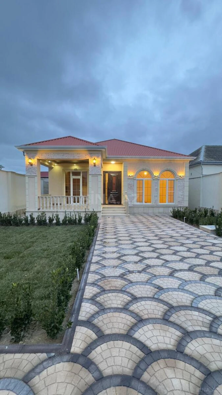 Satılır 3 otaqlı həyət evi 150 m²