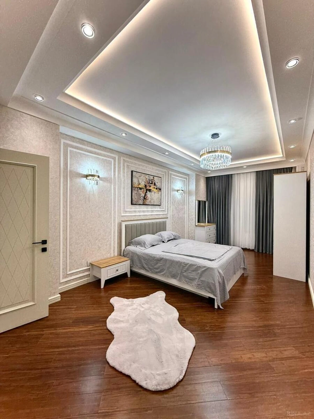 Satılır 4 otaqlı mənzil 191 m²