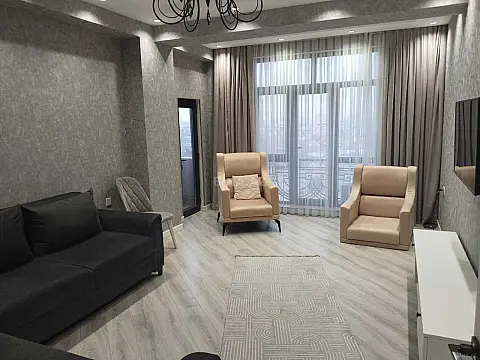 Kirayə verilir 3 otaqlı mənzil 130 m² — Bakı, Nərimanov 3 otaq 130.00 m²