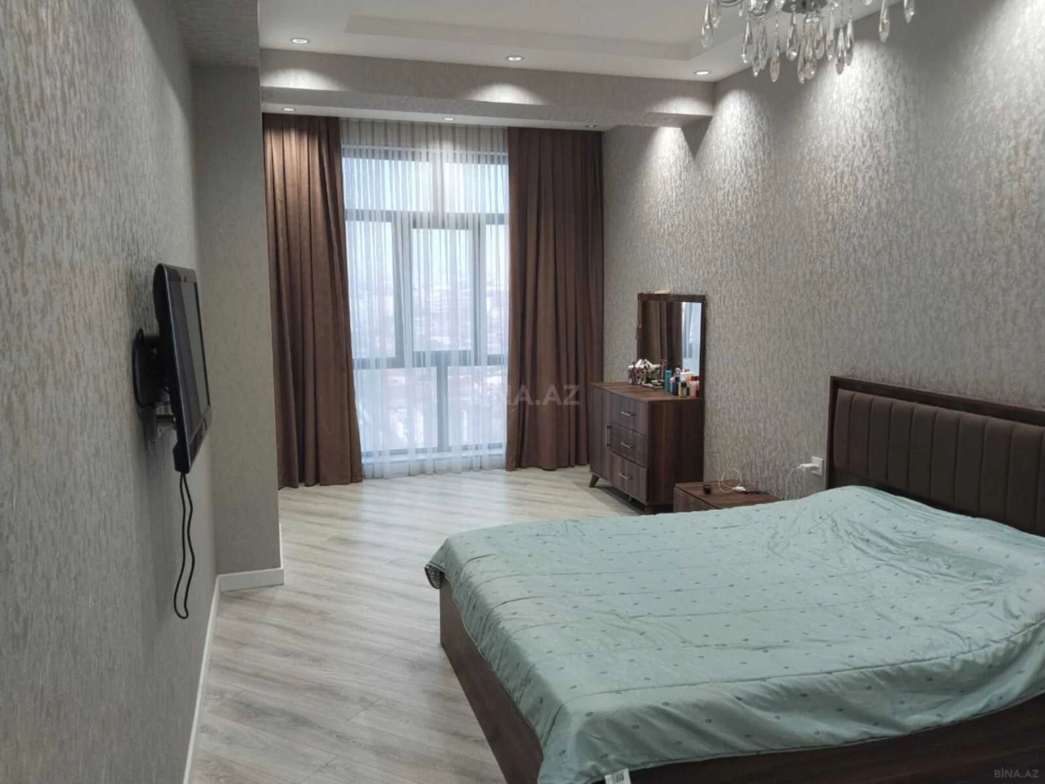 Kirayə verilir 3 otaqlı mənzil 130 m²