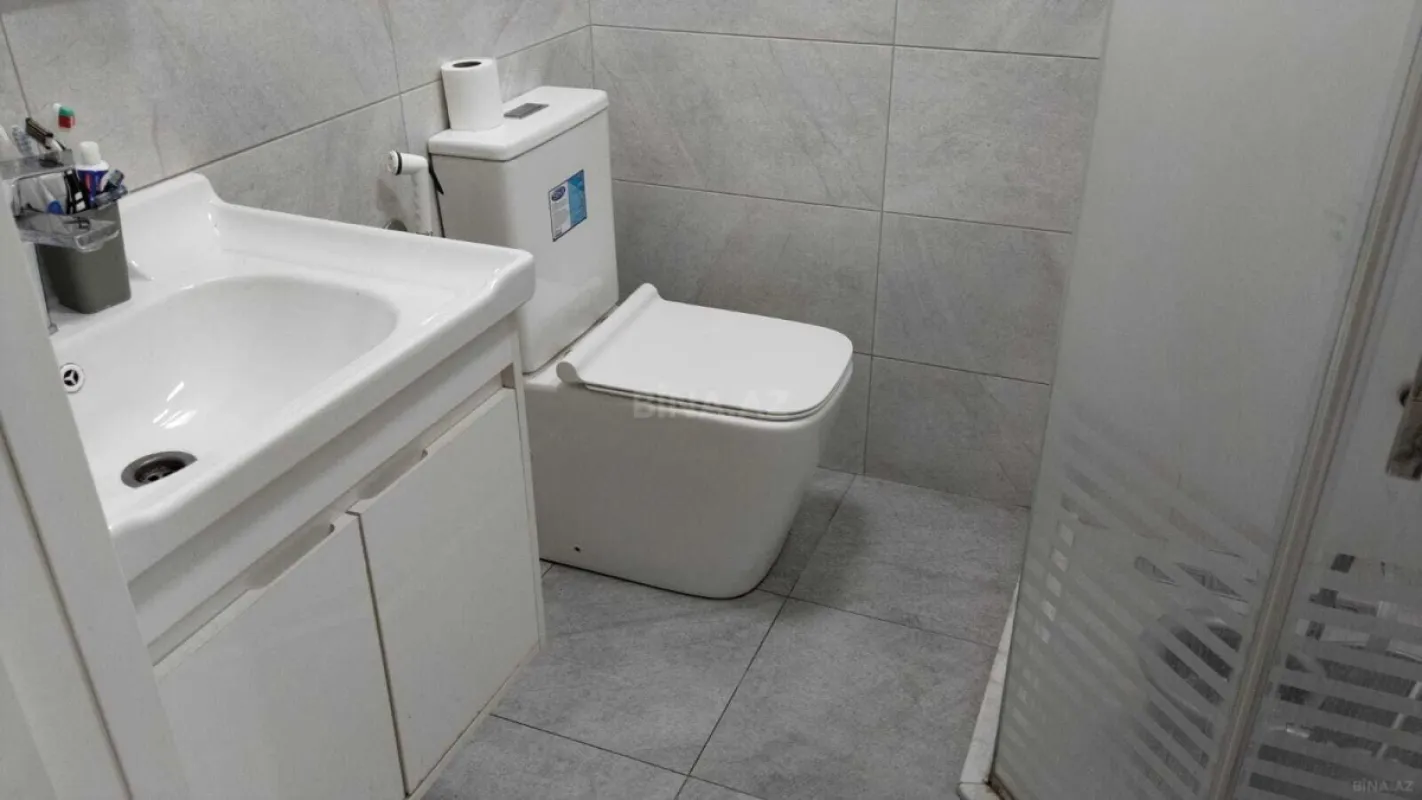 Kirayə verilir 3 otaqlı mənzil 130 m²