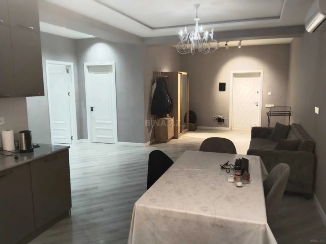 Kirayə verilir 3 otaqlı mənzil 130 m²