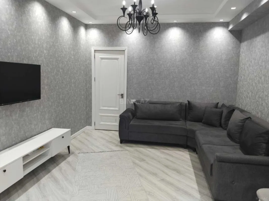 Kirayə verilir 3 otaqlı mənzil 130 m²