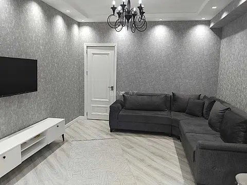 Kirayə verilir 3 otaqlı mənzil 130 m²