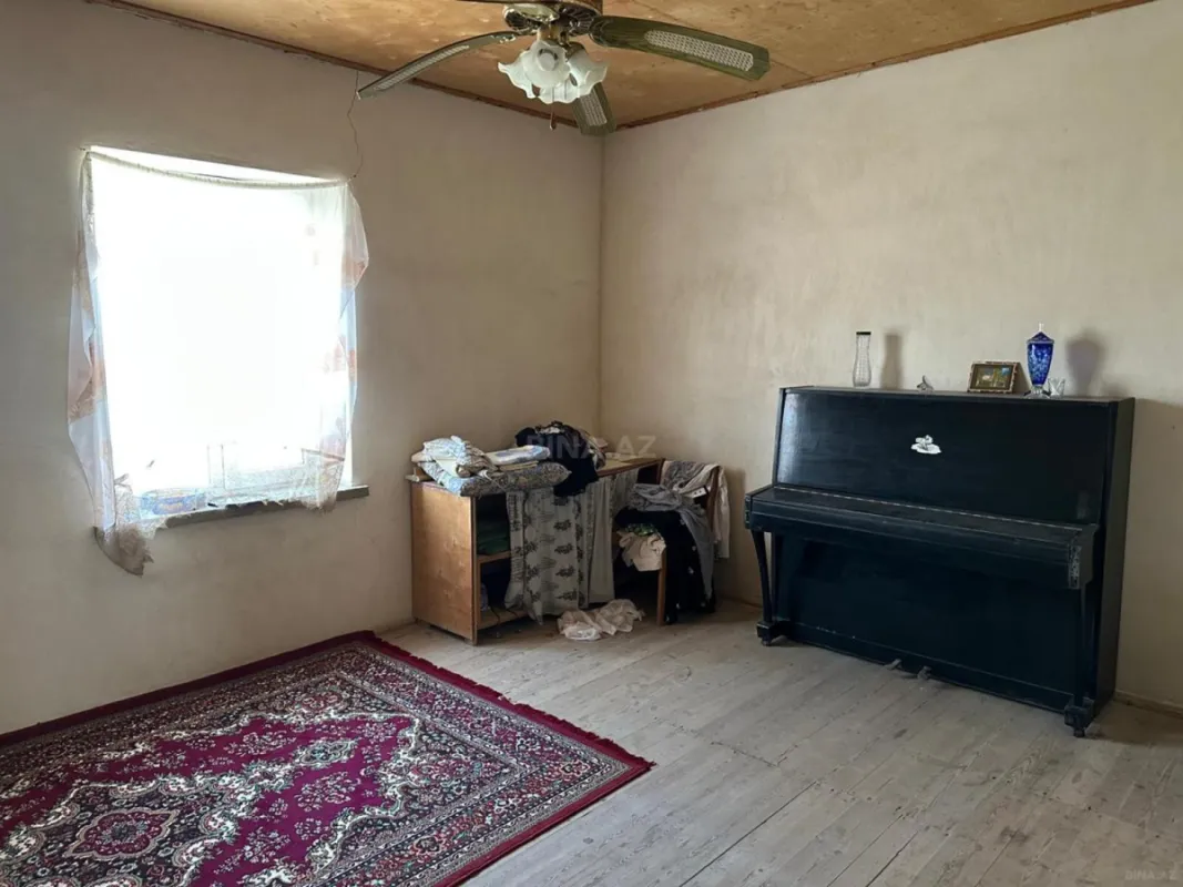 Satılır 5 otaqlı həyət evi 200 m²