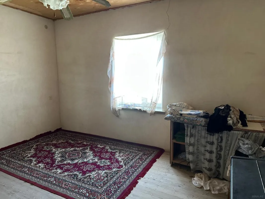 Satılır 5 otaqlı həyət evi 200 m²