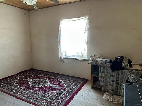 Satılır 5 otaqlı həyət evi 200 m²