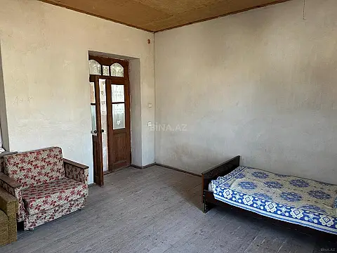 Satılır 5 otaqlı həyət evi 200 m²