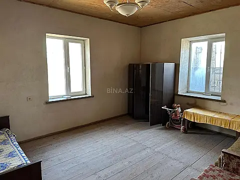 Satılır 5 otaqlı həyət evi 200 m²