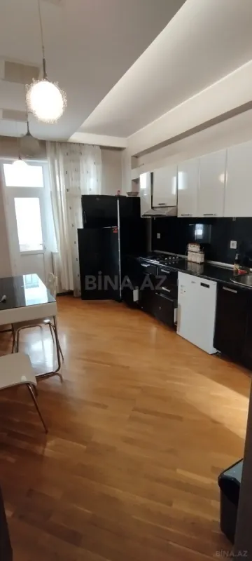 Kirayə verilir 3 otaqlı mənzil 150 m²