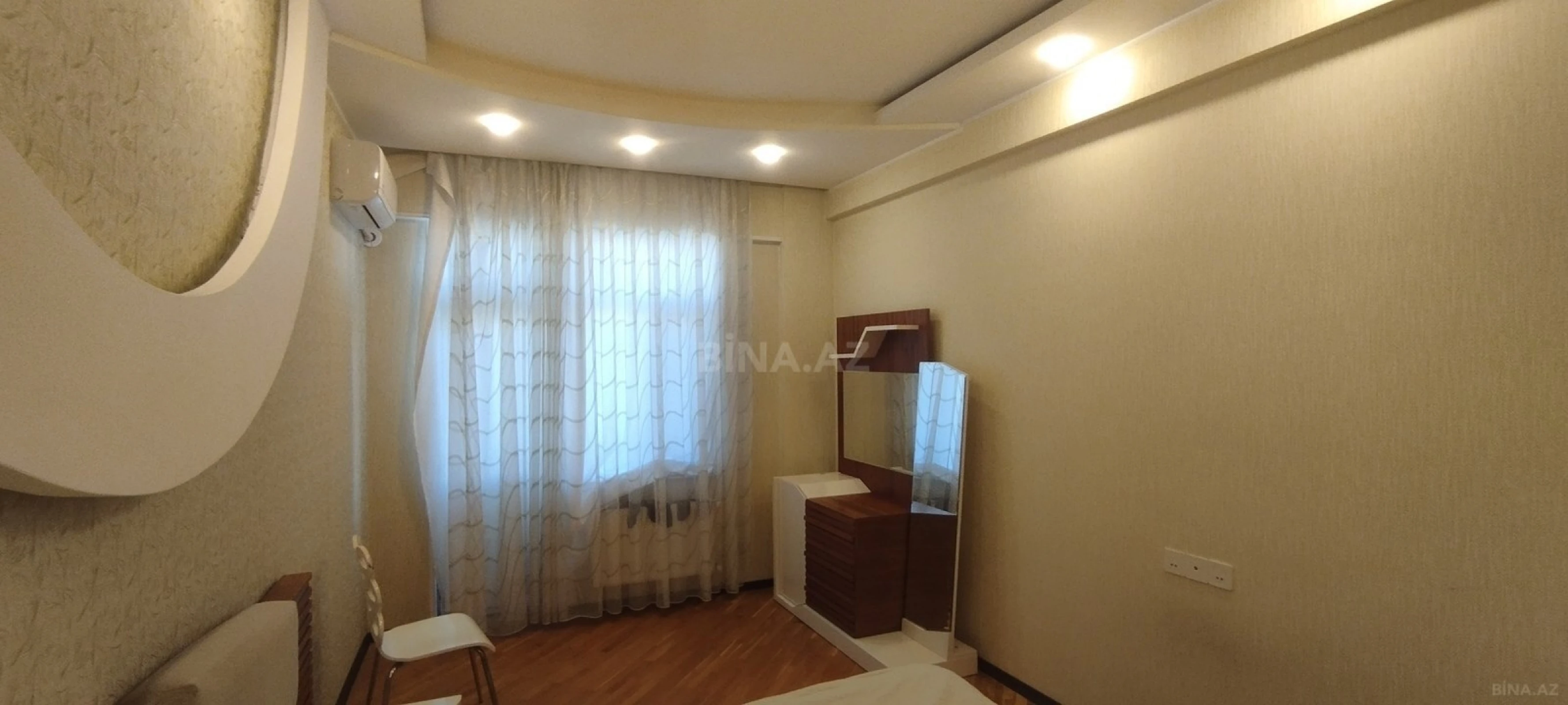Kirayə verilir 3 otaqlı mənzil 150 m²