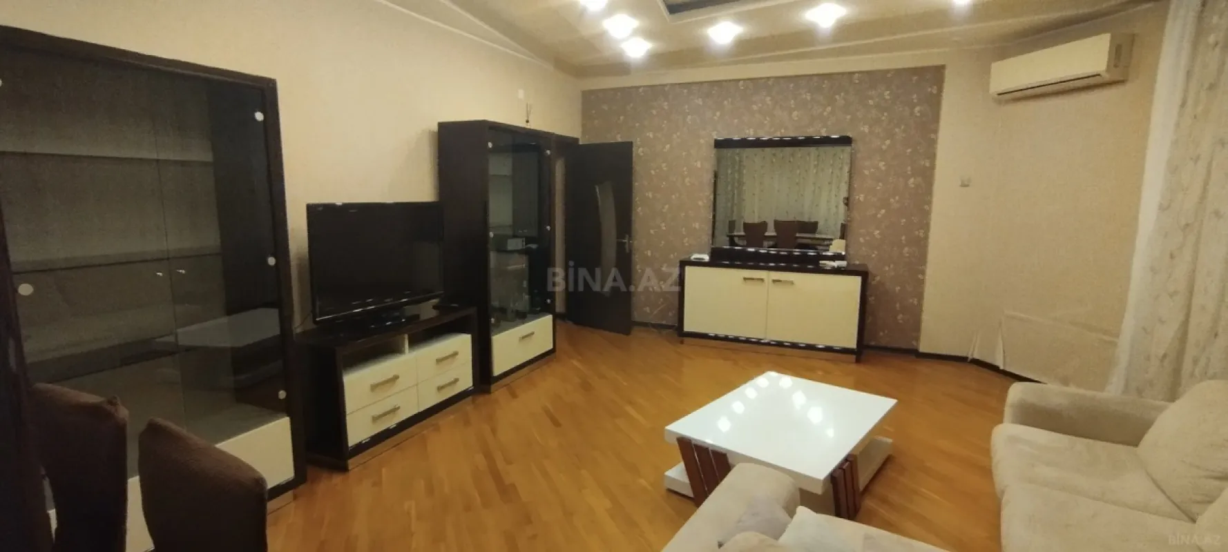 Kirayə verilir 3 otaqlı mənzil 150 m²