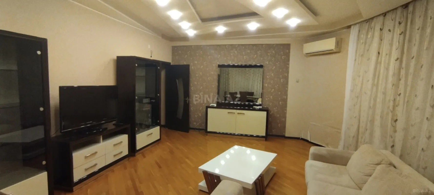Kirayə verilir 3 otaqlı mənzil 150 m²