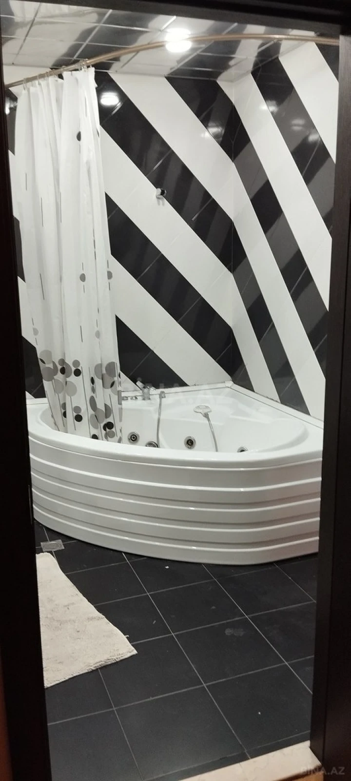 Kirayə verilir 3 otaqlı mənzil 150 m²