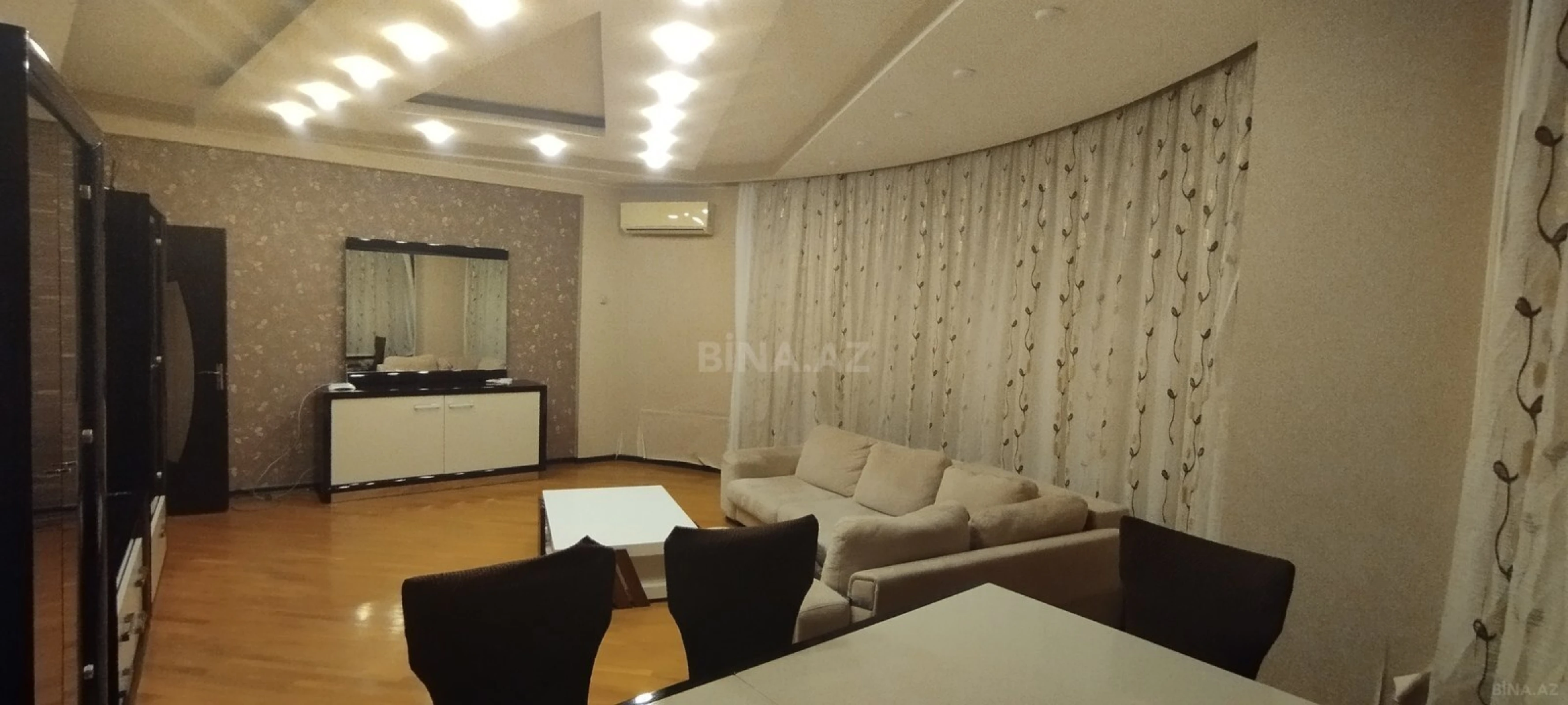 Kirayə verilir 3 otaqlı mənzil 150 m²