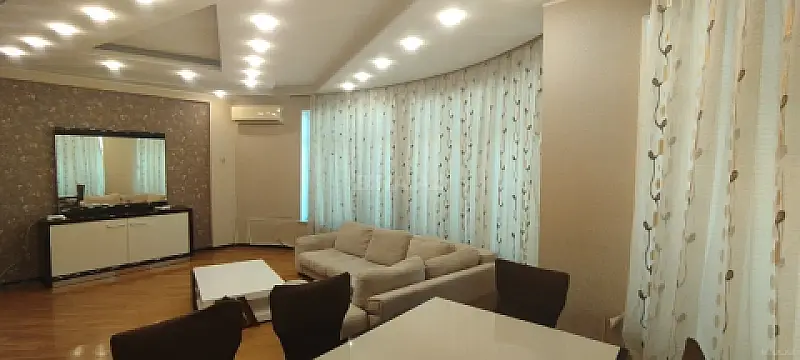 Kirayə verilir 3 otaqlı mənzil 150 m²