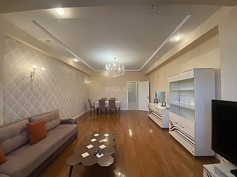 Satılır 4 otaqlı mənzil 184 m²