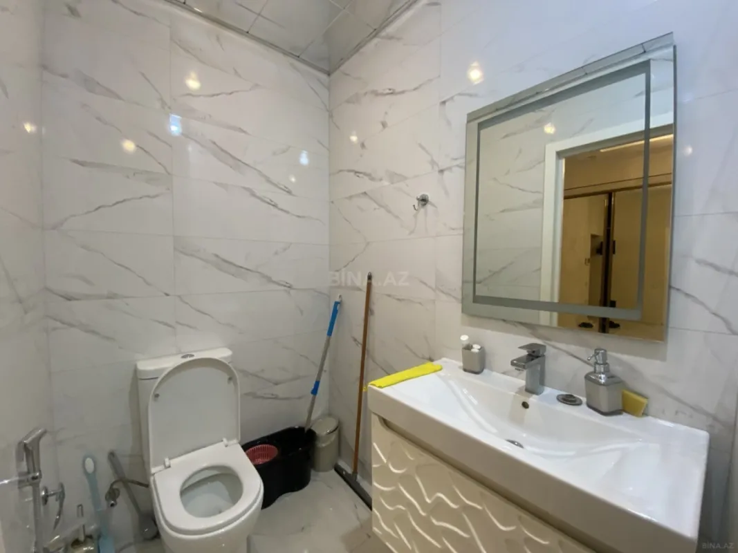 Satılır 4 otaqlı mənzil 184 m²