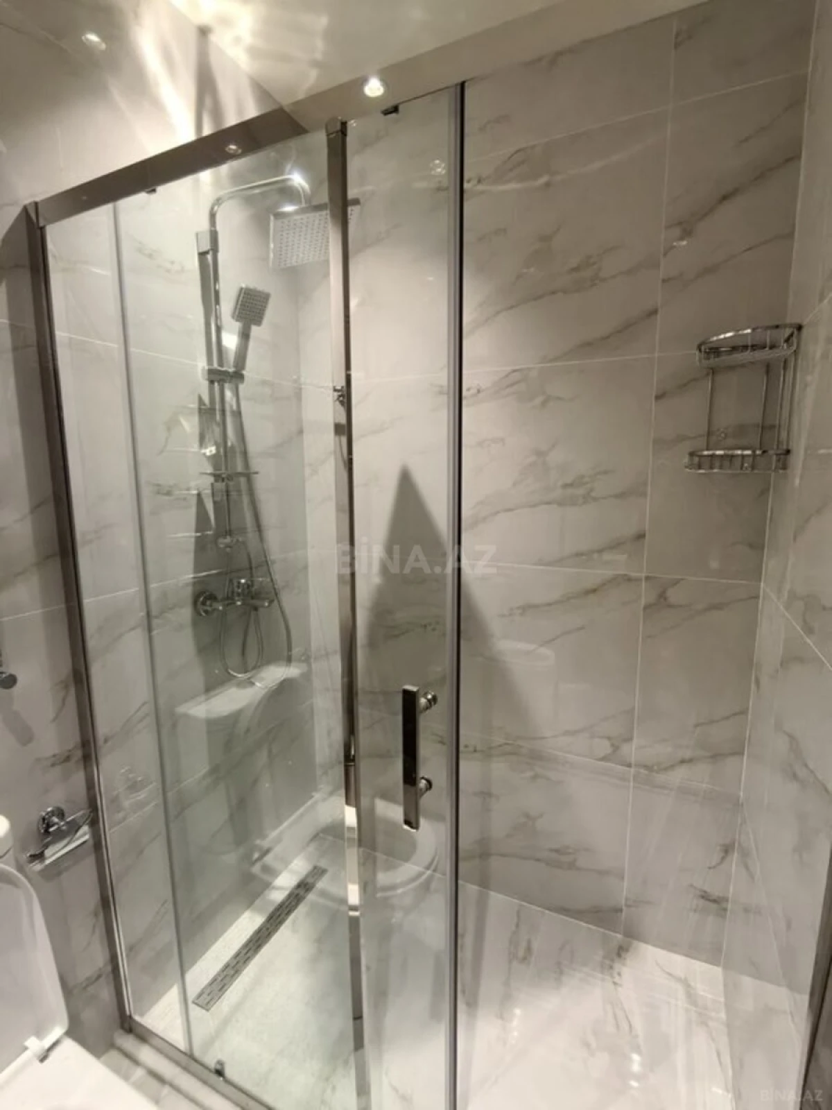 Kirayə verilir 2 otaqlı mənzil 80 m²