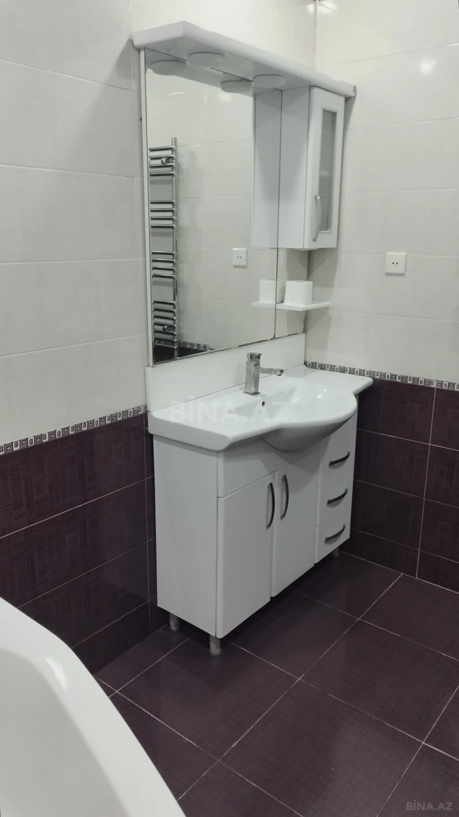 Satılır 3 otaqlı mənzil 124 m²