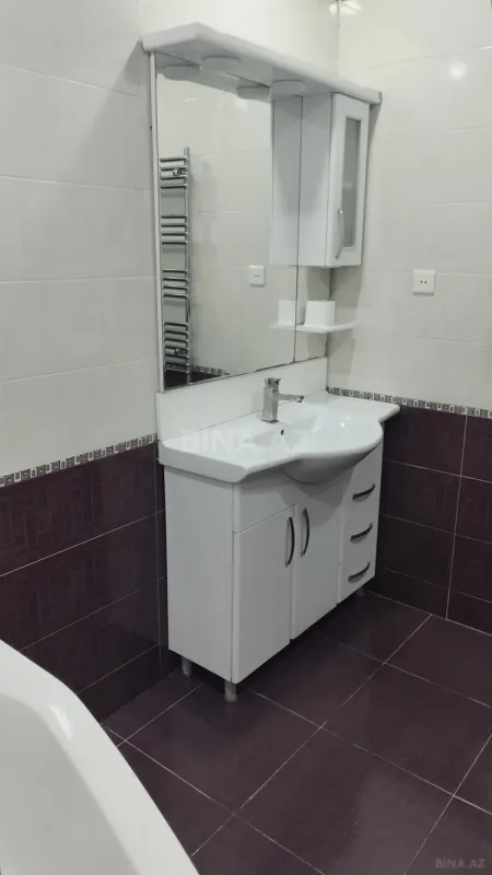 Satılır 3 otaqlı mənzil 124 m²