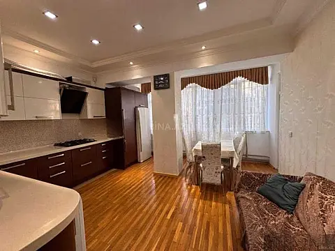 Kirayə verilir 3 otaqlı mənzil 130 m²