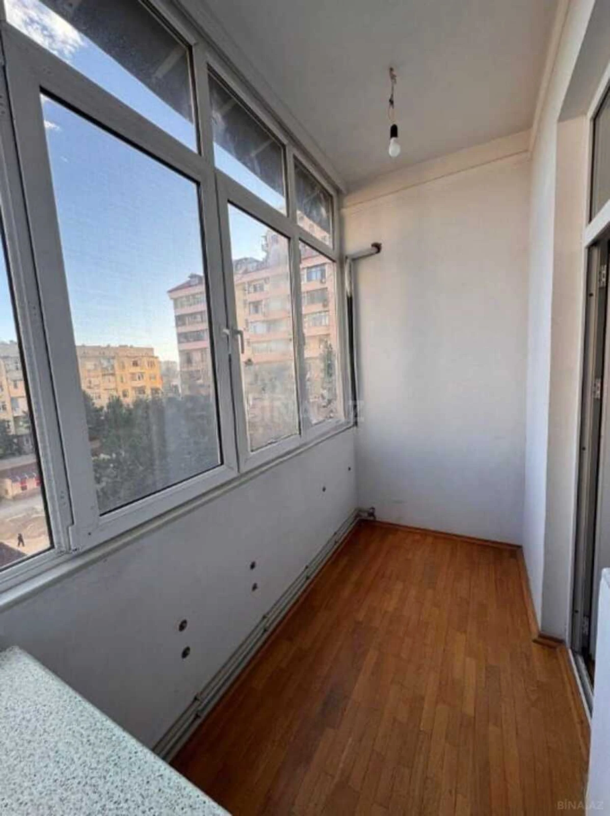 Kirayə verilir 3 otaqlı mənzil 130 m²