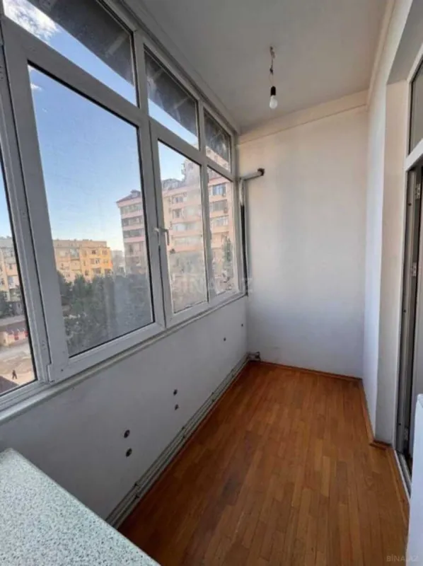 Kirayə verilir 3 otaqlı mənzil 130 m²
