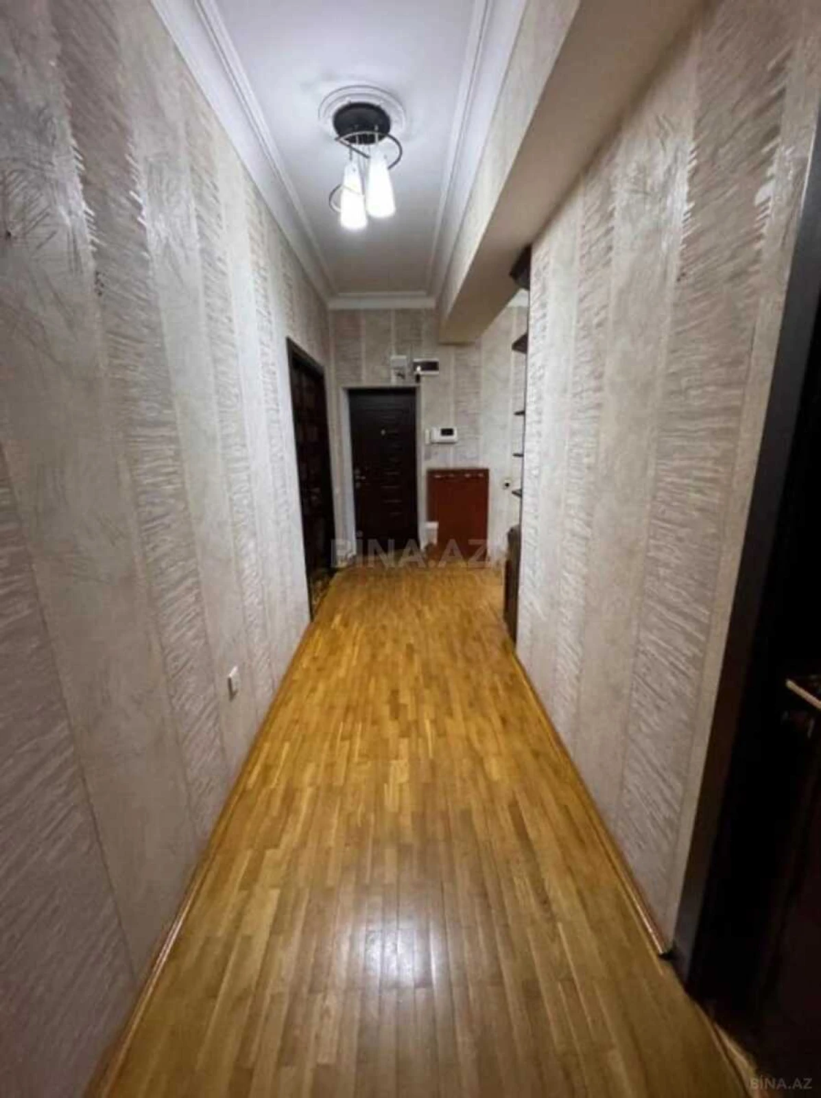 Kirayə verilir 3 otaqlı mənzil 130 m²