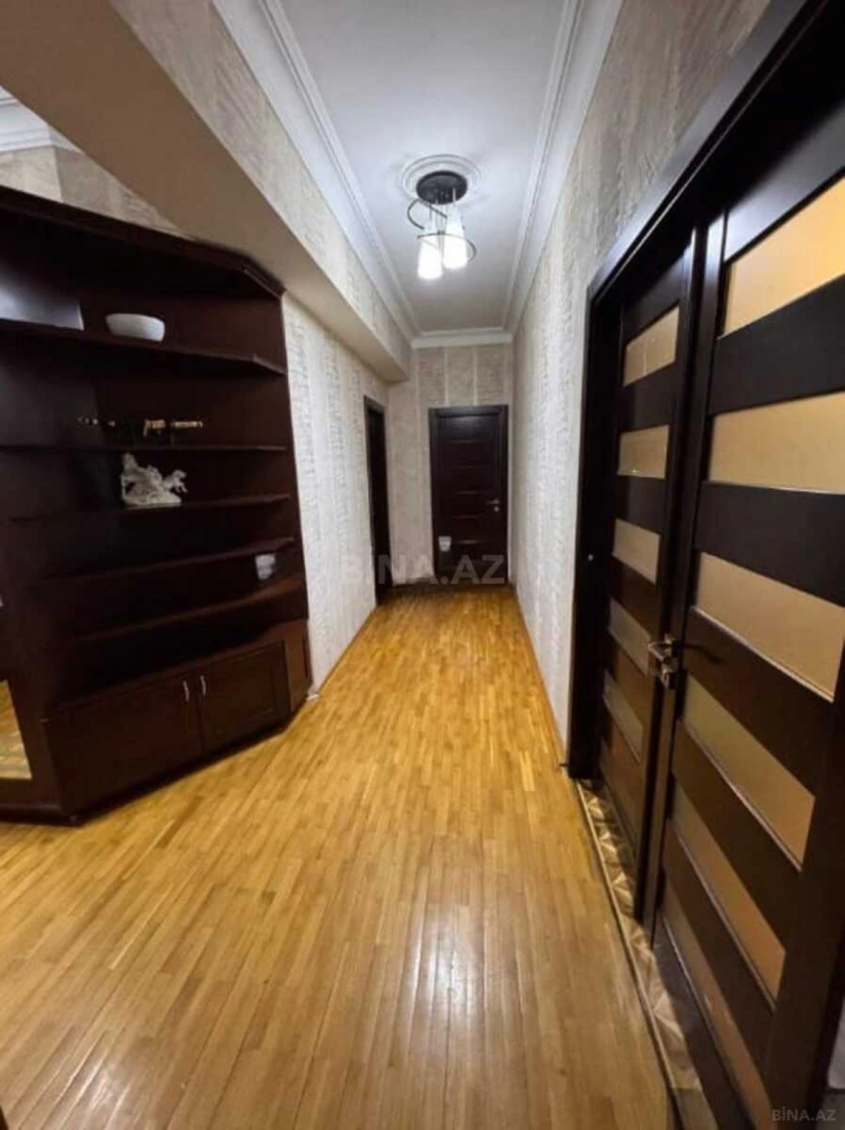 Kirayə verilir 3 otaqlı mənzil 130 m²