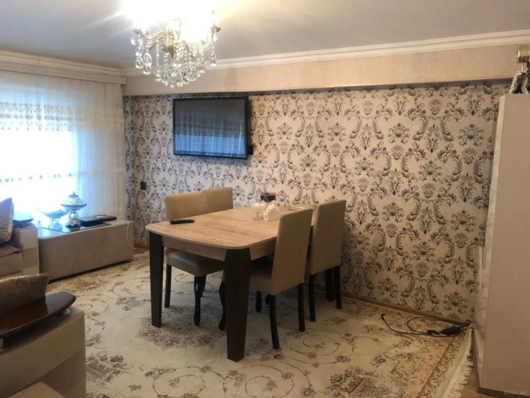 Satılır 2 otaqlı mənzil 72 m²