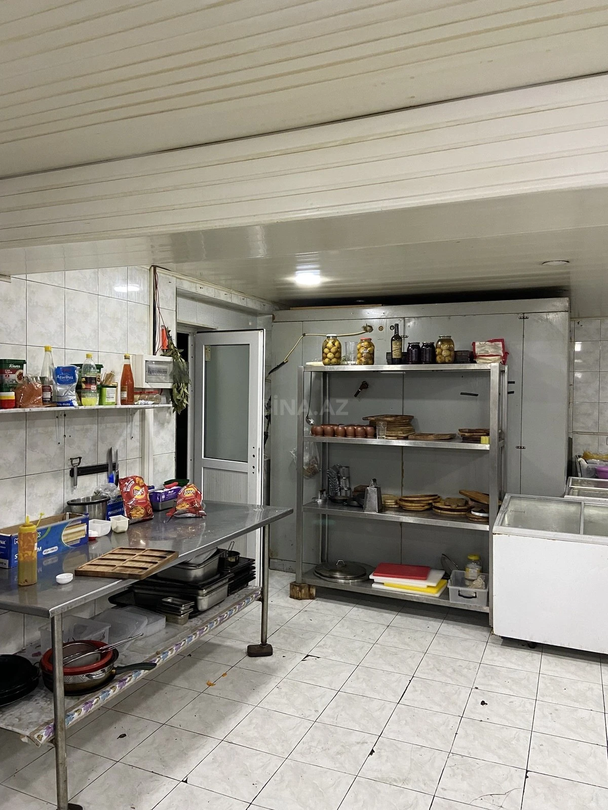 Kirayə verilir obyekt 570 m²