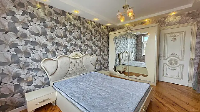 Satılır 3 otaqlı mənzil 80 m²