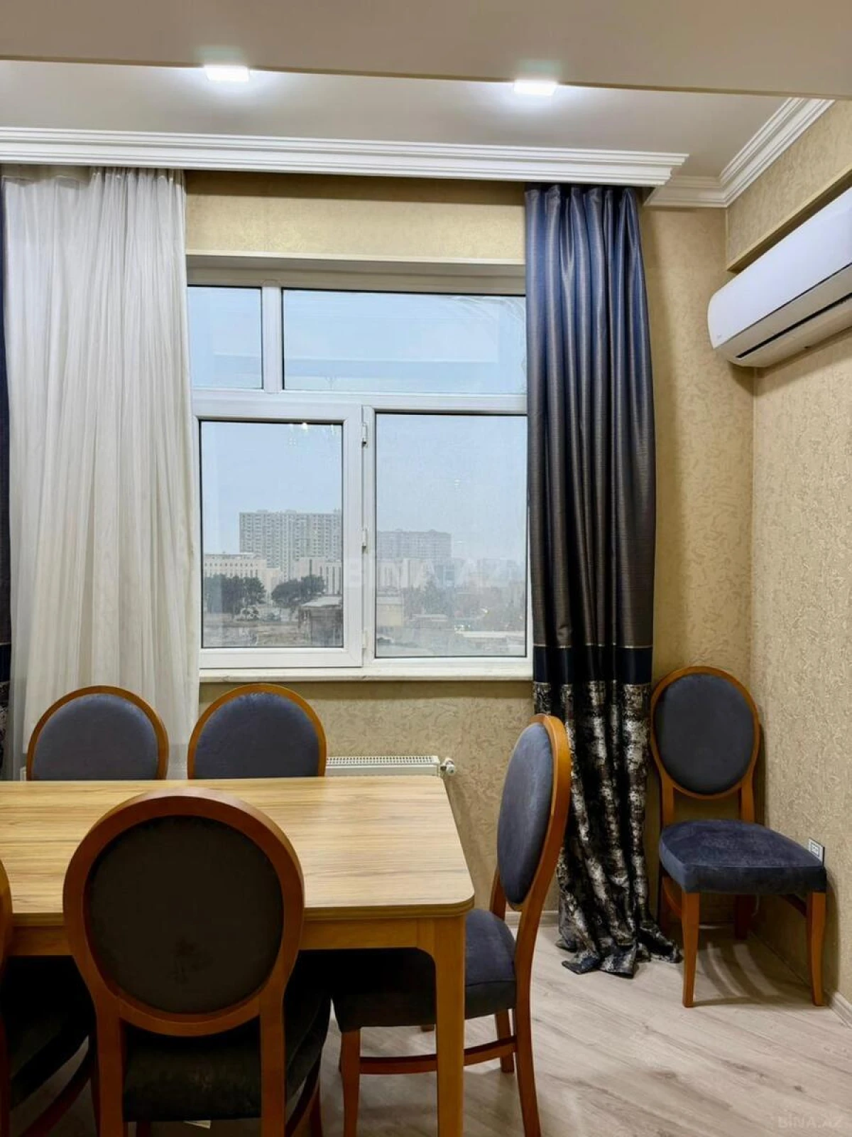 Satılır 3 otaqlı mənzil 110 m²